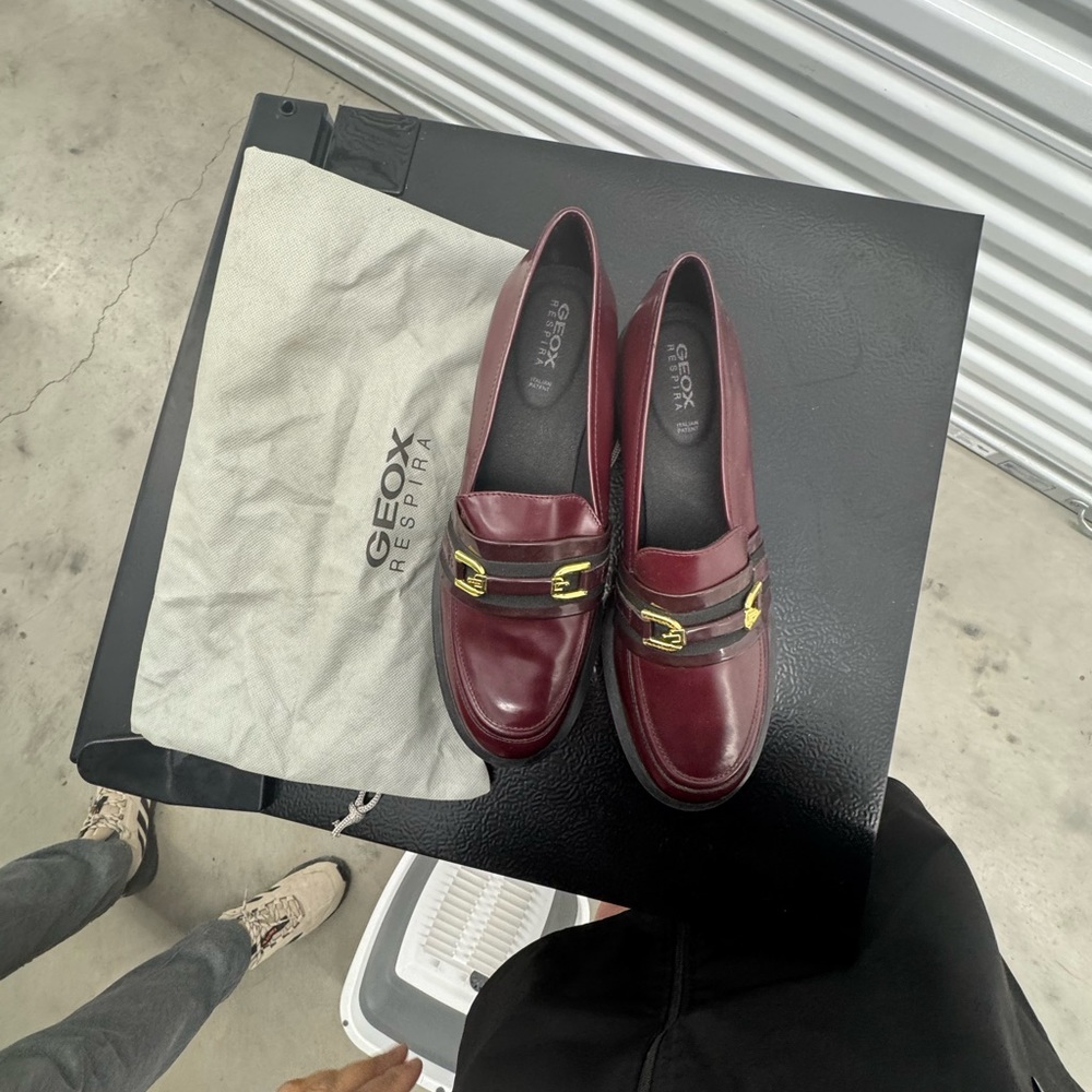 Geox Burgundy Loafers with Gold Accents real patent leather - Picture 4 of 4